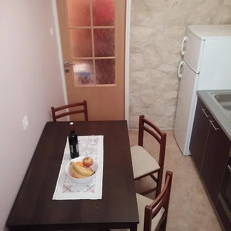 Apartment Ante *
